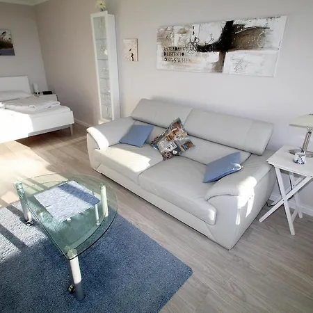 Apartment C12-008
